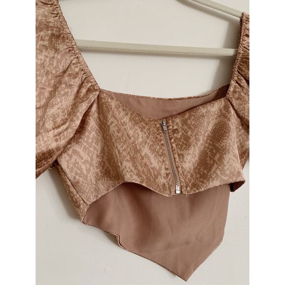 Gold Forever 21 Animal Print Puff Sleeve Bandana Top S - Picture 4 of 4